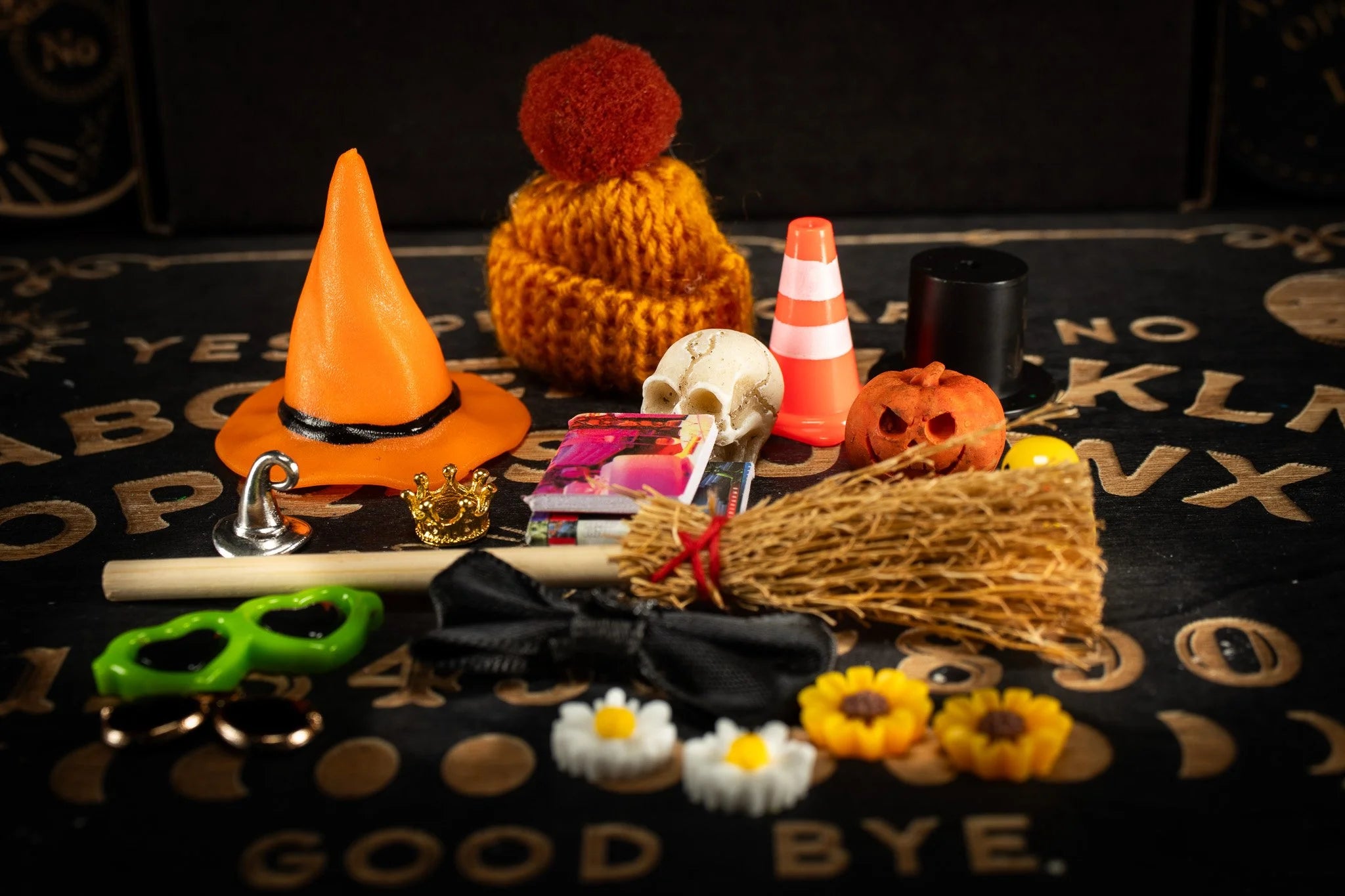 Paint your own ghost gift box